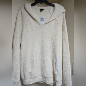NEW Torrid Women's Winter White Pullover Hooded Sweater 2x 18/20